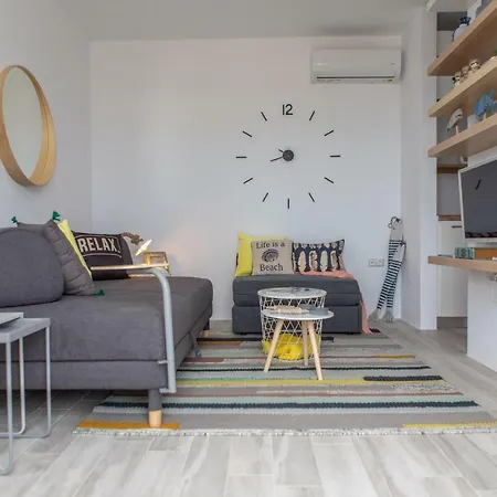 Unique 1 Bedroom Apt With A Huge Terrace & Magnificent Views * Agia Anna (Naxos)